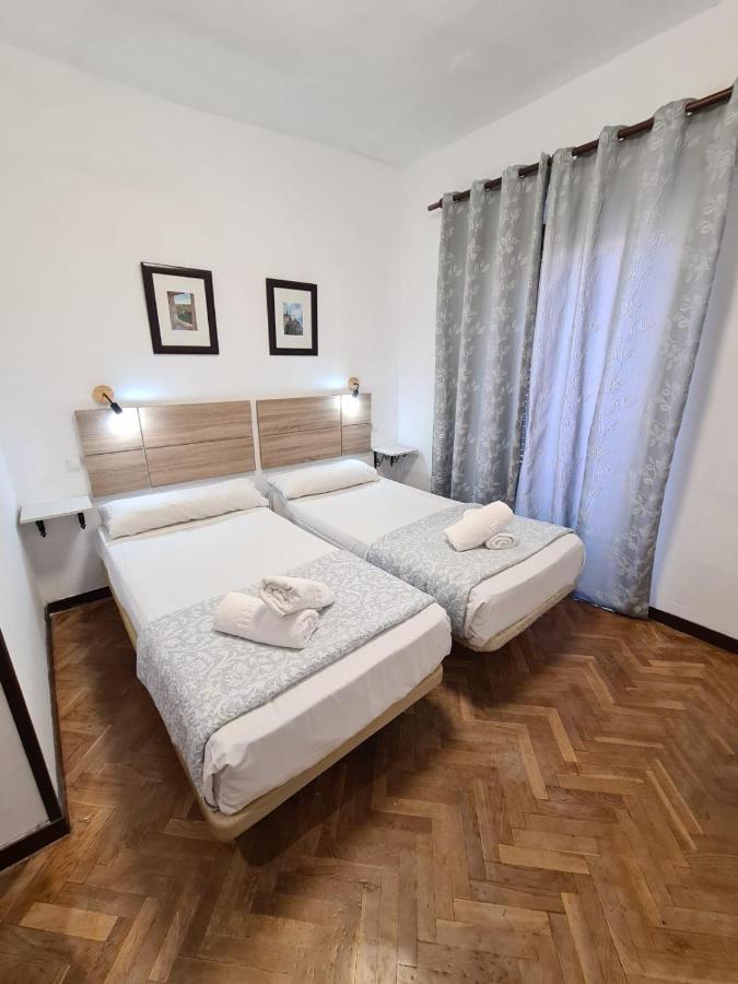 Hostal Santa Barbara Madrid Dış mekan fotoğraf