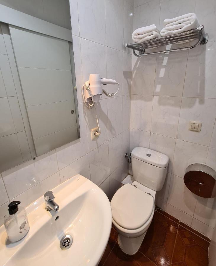 Hostal Santa Barbara Madrid Dış mekan fotoğraf